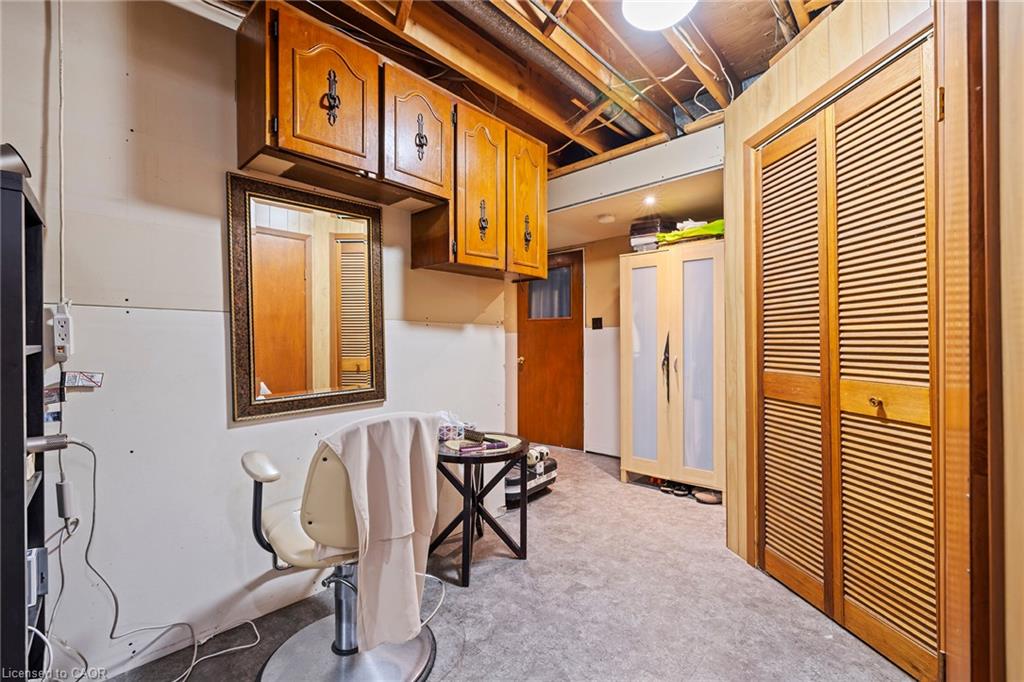 490 Queen Victoria Drive Property Photo 19