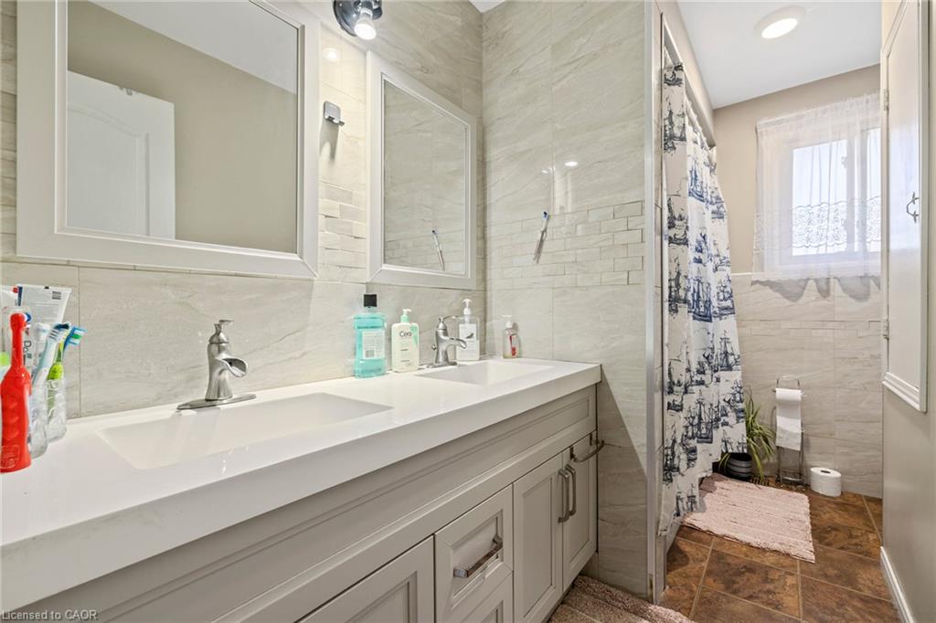 490 Queen Victoria Drive Property Photo 22