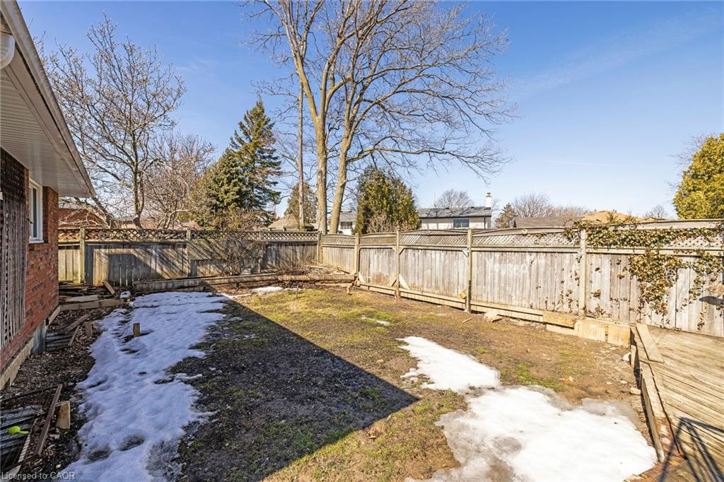 490 Queen Victoria Drive Property Photo 28