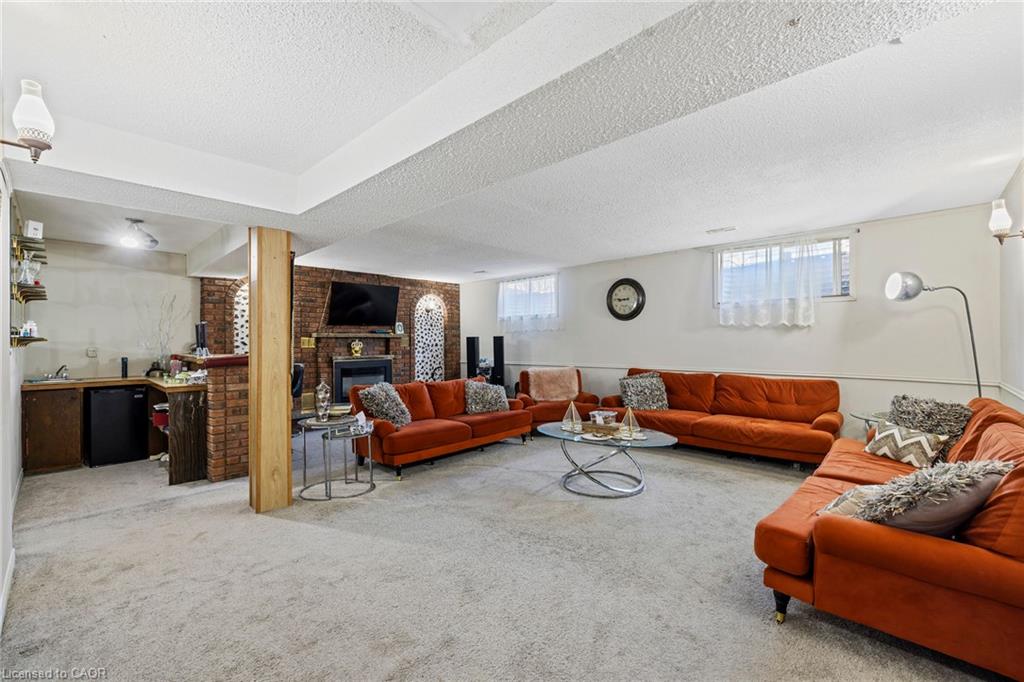 490 Queen Victoria Drive Property Photo 31