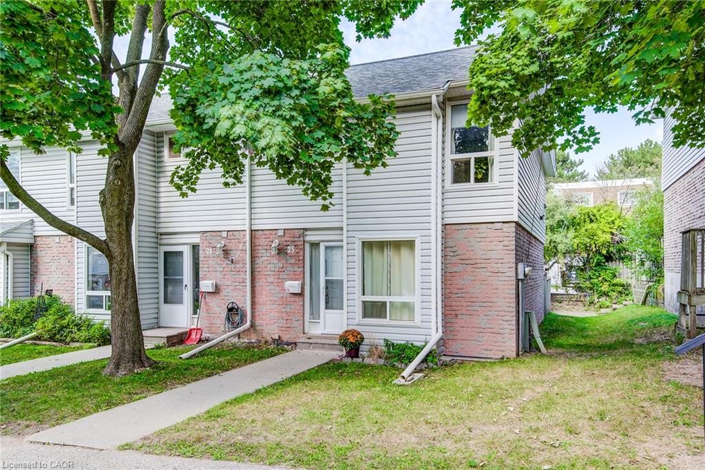 25-32 Mowat Boulevard
