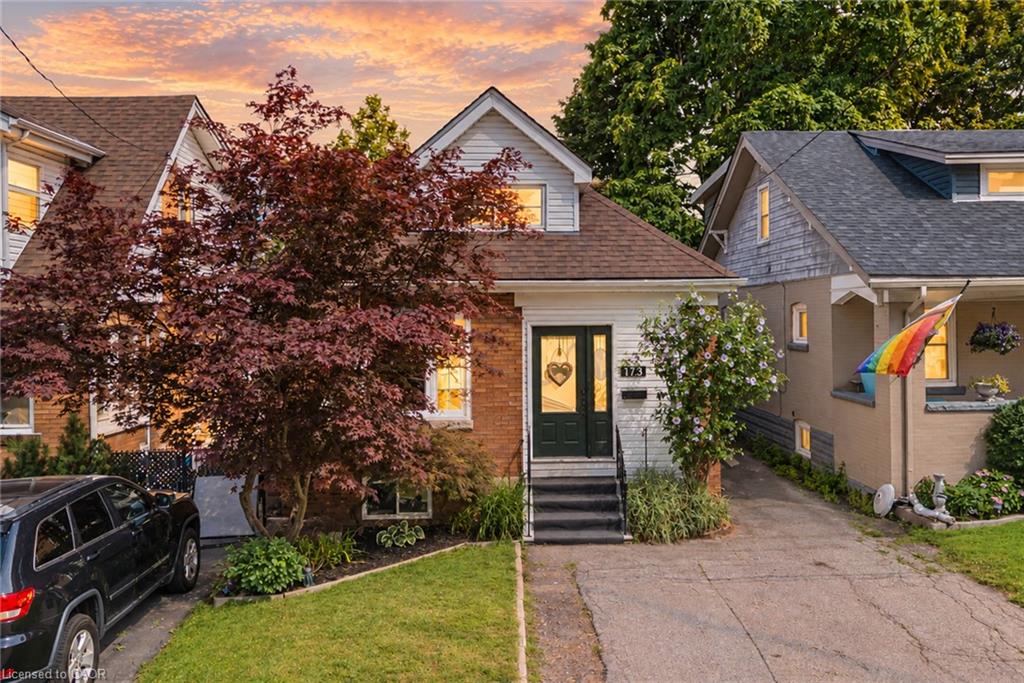 175 Rosslyn Avenue S Property Photo 1