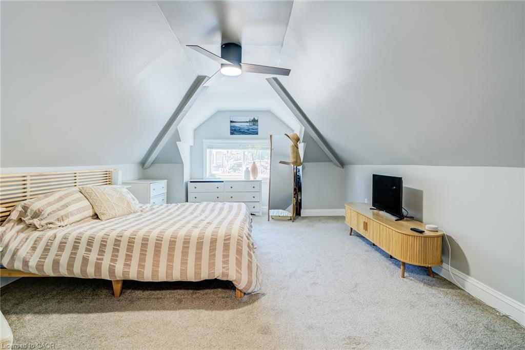 175 Rosslyn Avenue S Property Photo 27