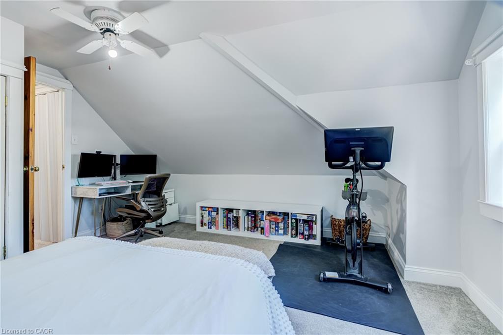 175 Rosslyn Avenue S Property Photo 31