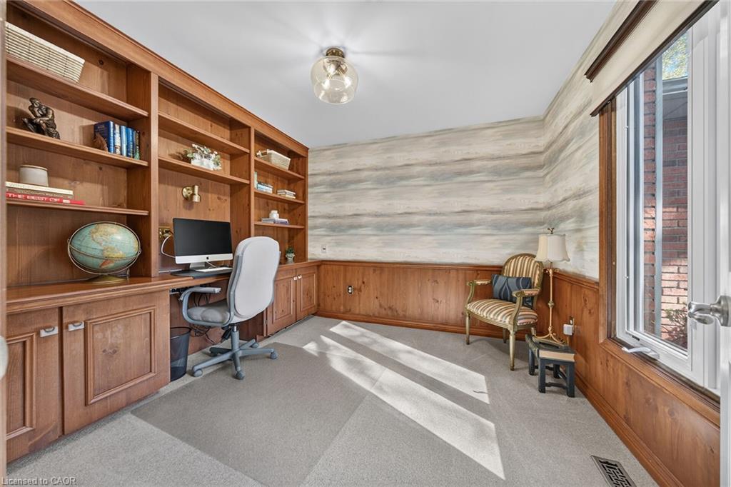14 Cottonwood Court Property Photo 6
