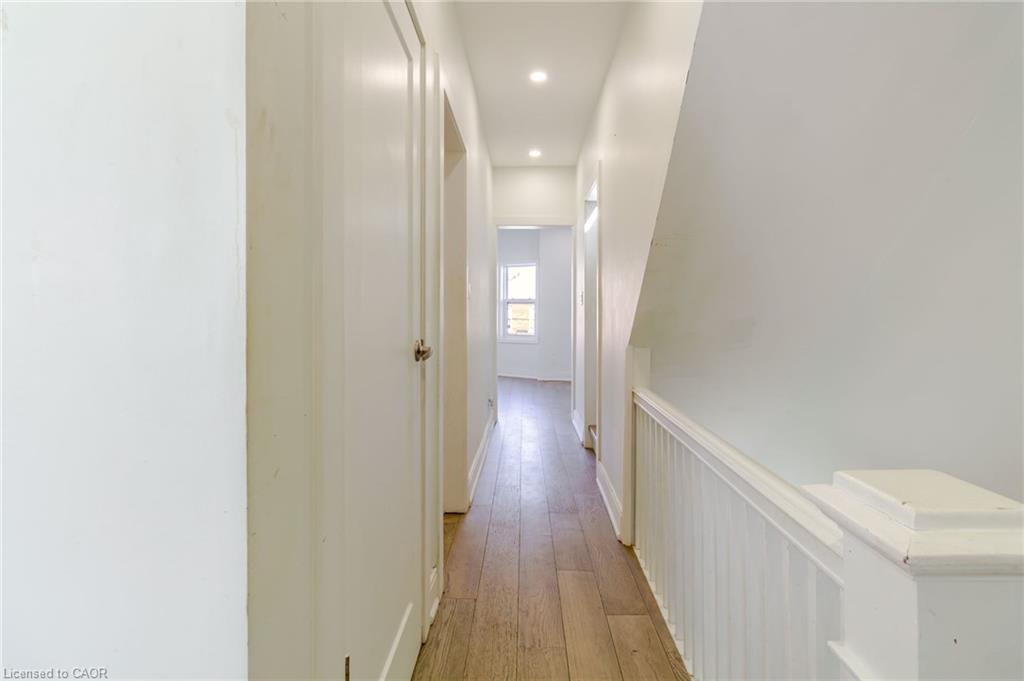 2-734 Cannon Street E Property Photo 9