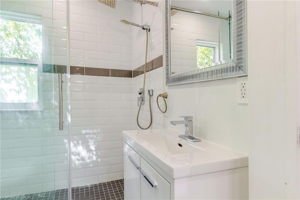 2-734 Cannon Street E Property Photo 10