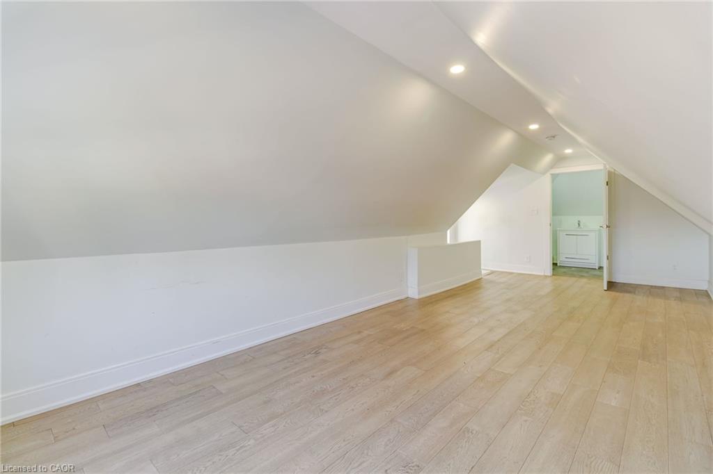 2-734 Cannon Street E Property Photo 16