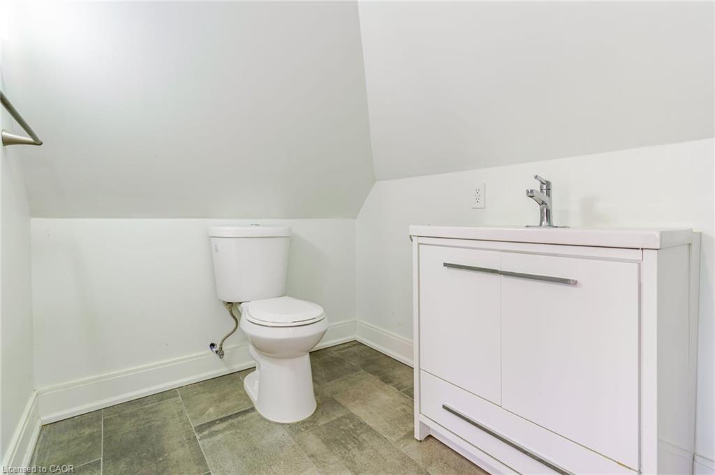 2-734 Cannon Street E Property Photo 19