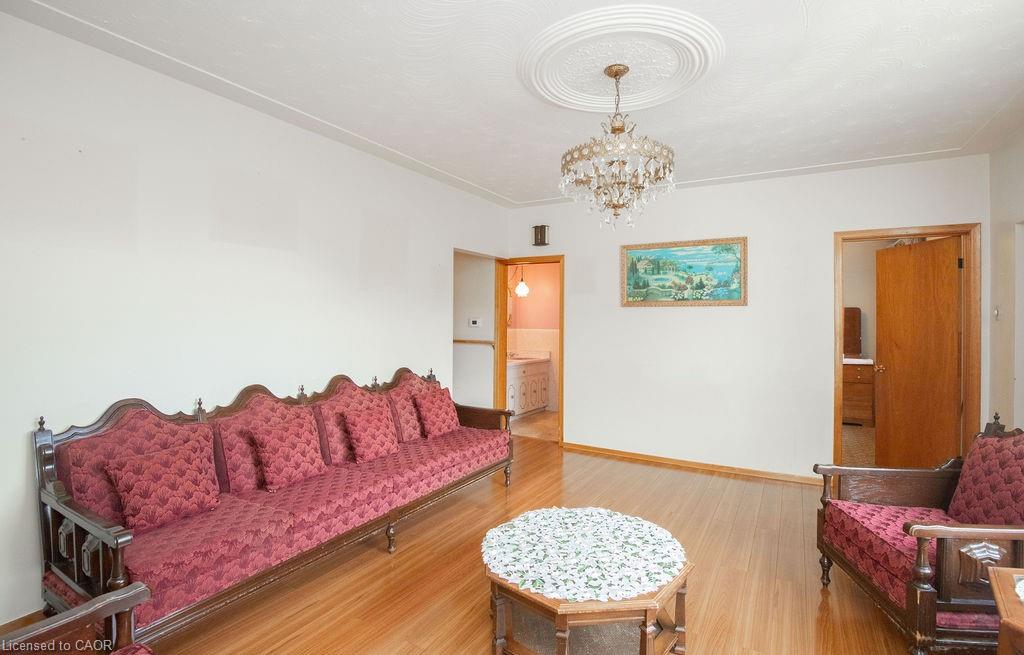 91 Pearl Street N Property Photo 16