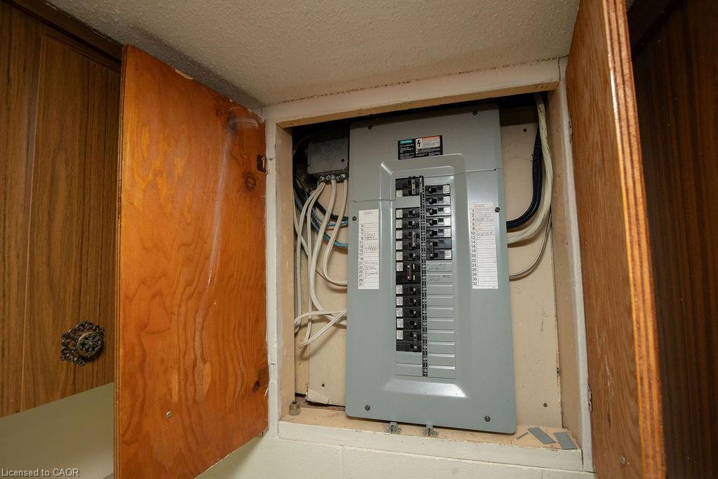 91 Pearl Street N Property Photo 24