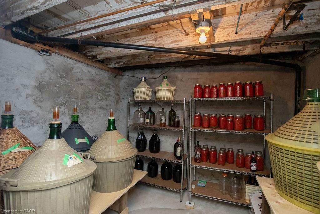 91 Pearl Street N Property Photo 26