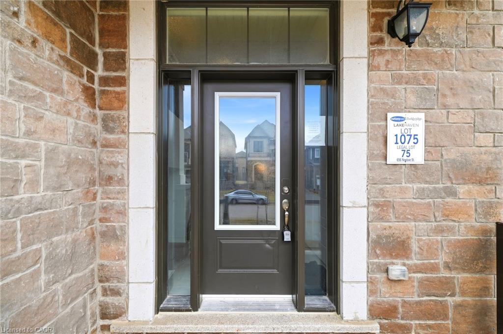 656 Newlove Street Property Photo 6