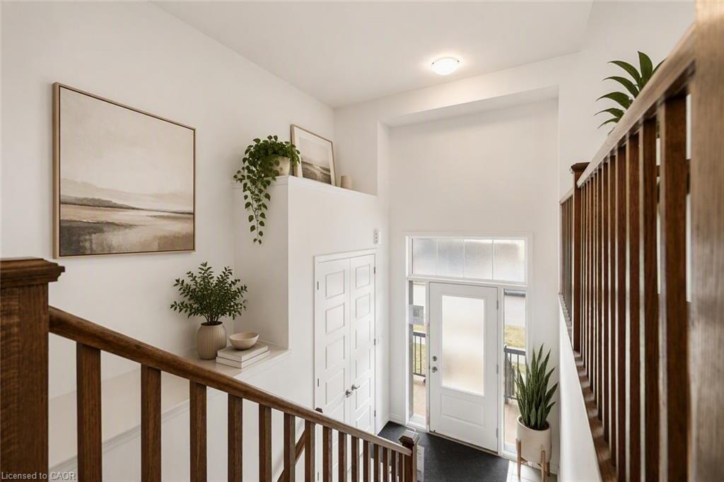 656 Newlove Street Property Photo 8