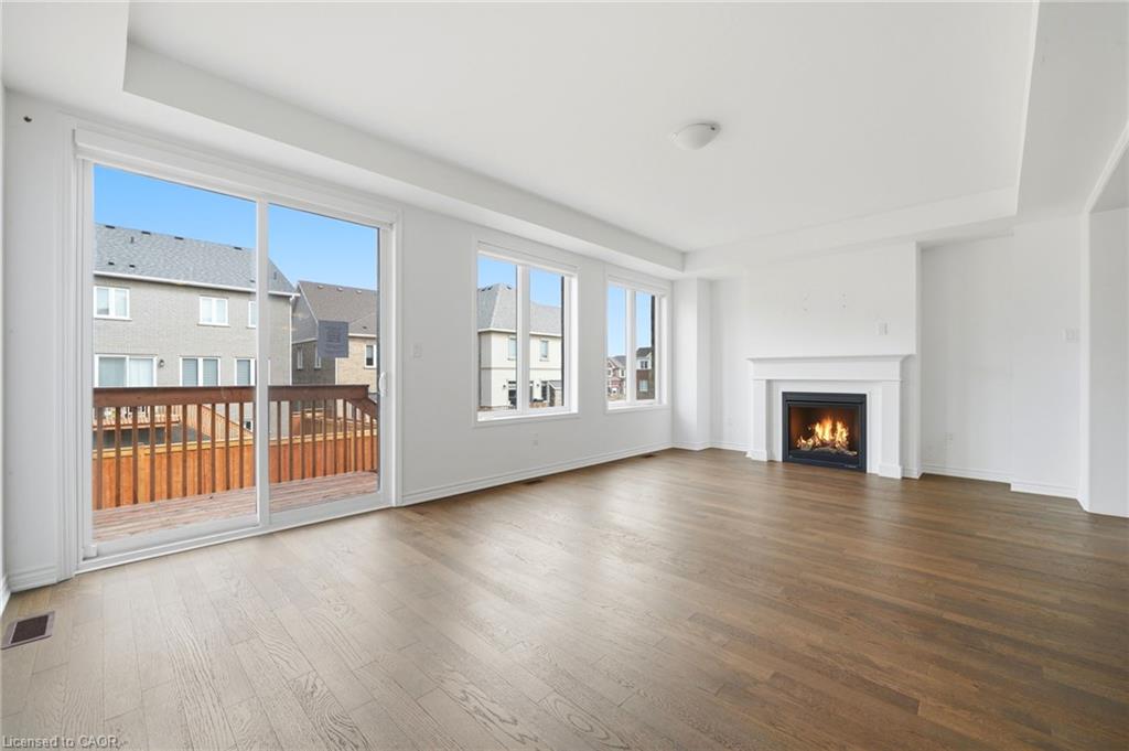 656 Newlove Street Property Photo 11