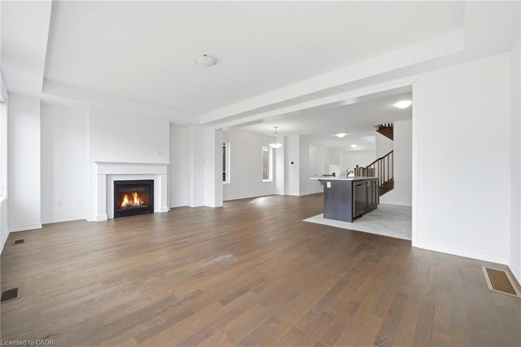656 Newlove Street Property Photo 12