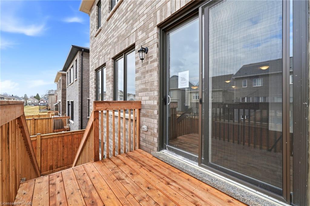656 Newlove Street Property Photo 42
