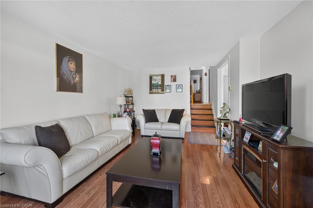 411 Queen Victoria Drive Property Photo 8