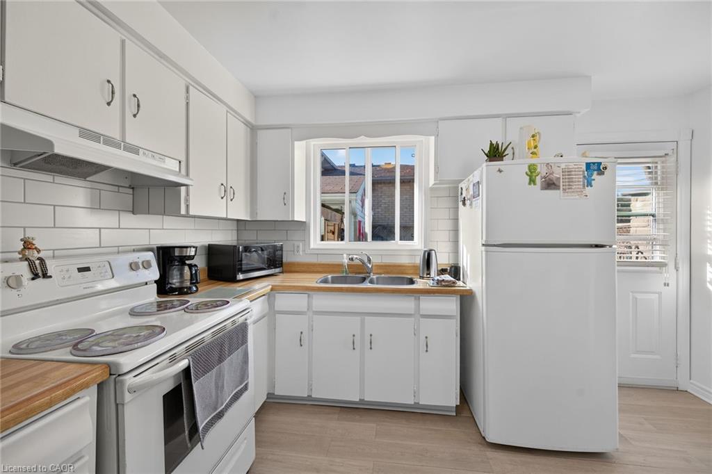 411 Queen Victoria Drive Property Photo 17