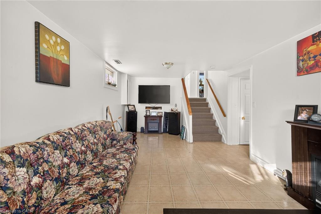 411 Queen Victoria Drive Property Photo 36