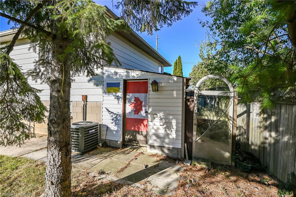 411 Queen Victoria Drive Property Photo 46