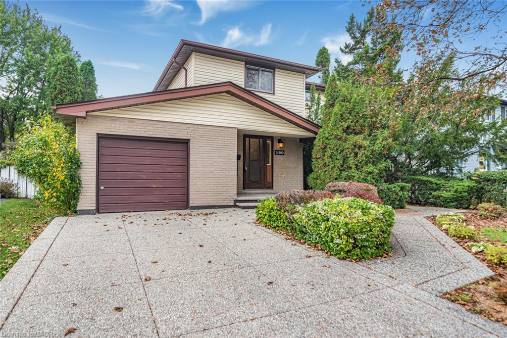 160 Birchcliffe Crescent Property Photo 2