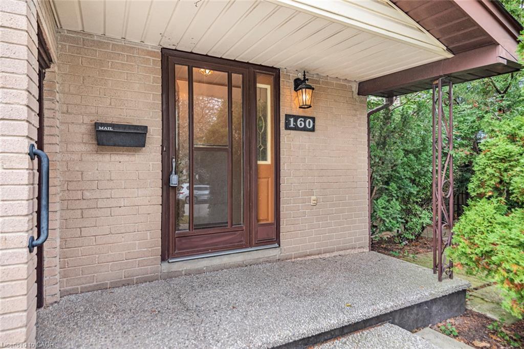 160 Birchcliffe Crescent Property Photo 7