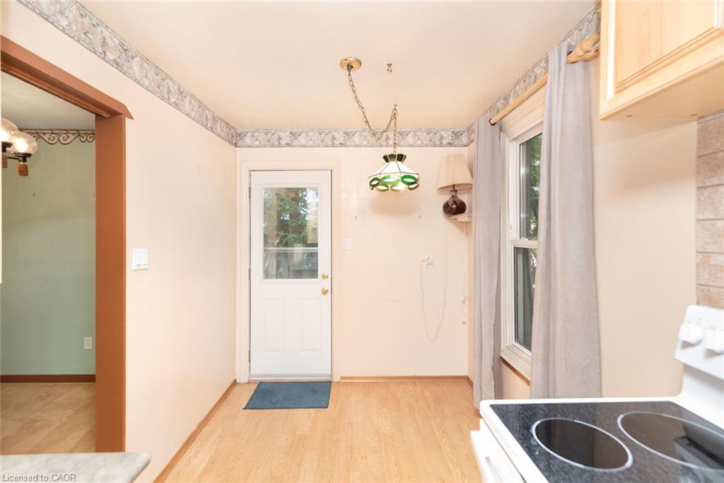 160 Birchcliffe Crescent Property Photo 15