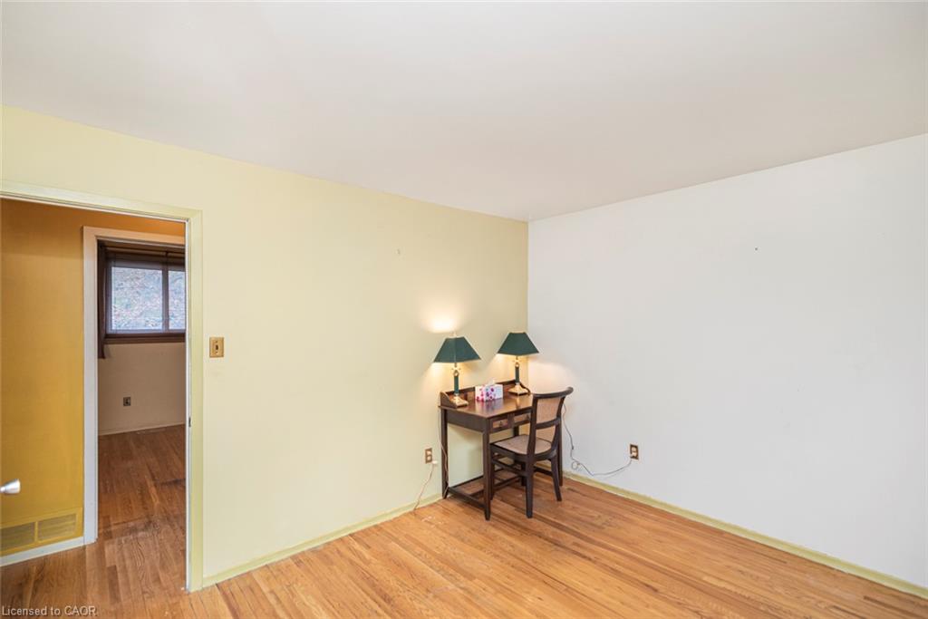 160 Birchcliffe Crescent Property Photo 27