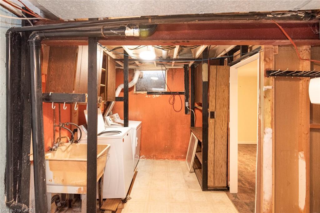 160 Birchcliffe Crescent Property Photo 37