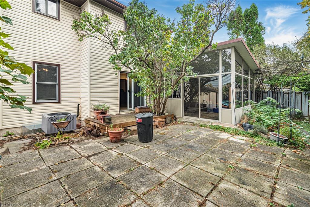 160 Birchcliffe Crescent Property Photo 44