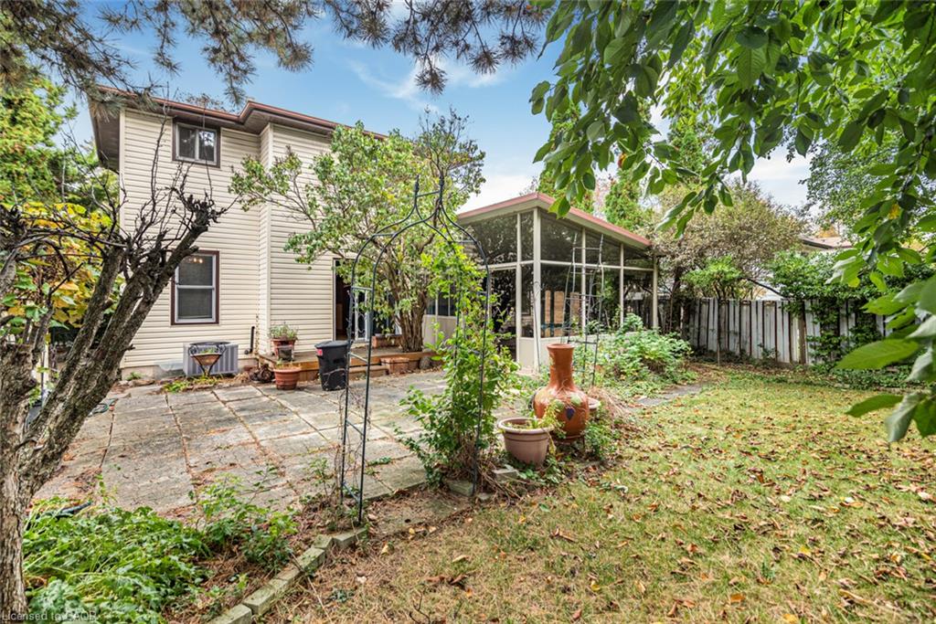 160 Birchcliffe Crescent Property Photo 47