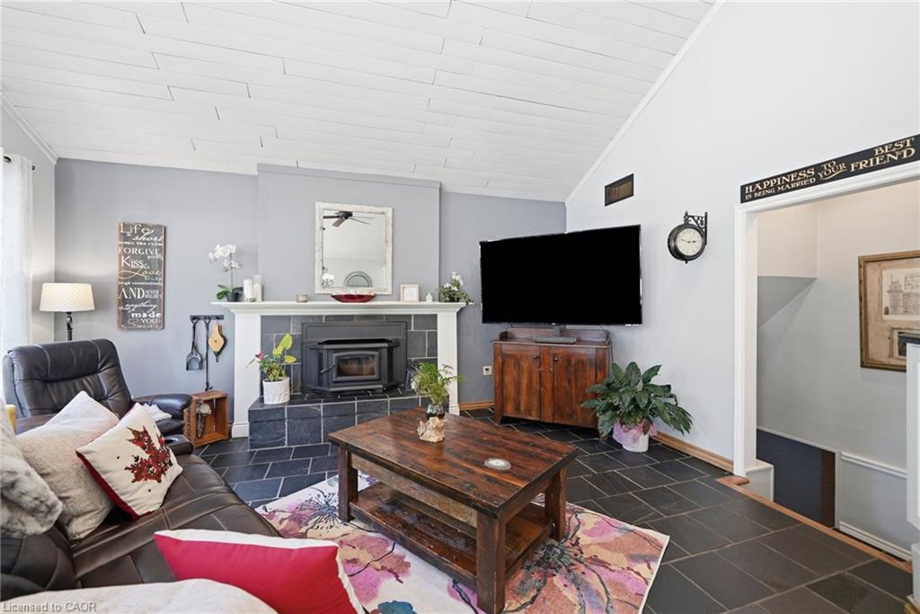 2101 Edinburgh Drive Property Photo 10
