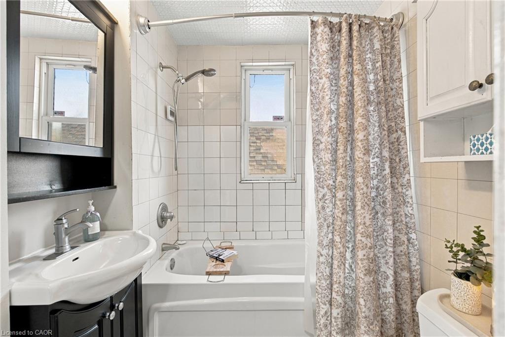 153 Albany Avenue Property Photo 19