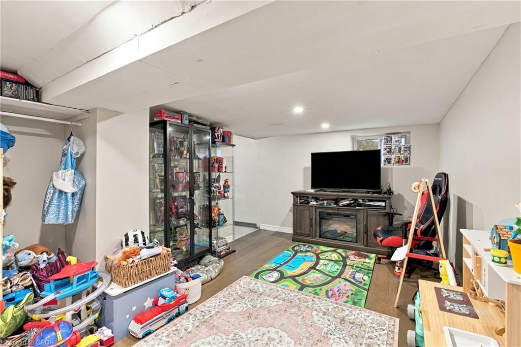 153 Albany Avenue Property Photo 21