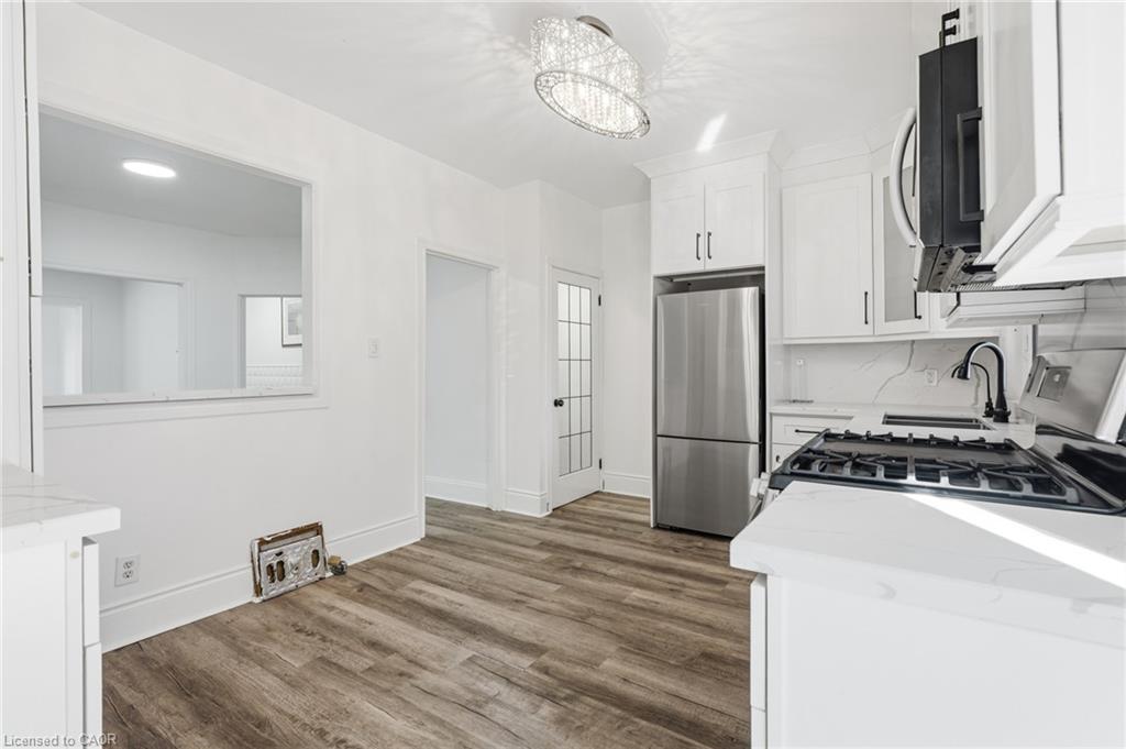 26 Sherman Avenue N Property Photo 7