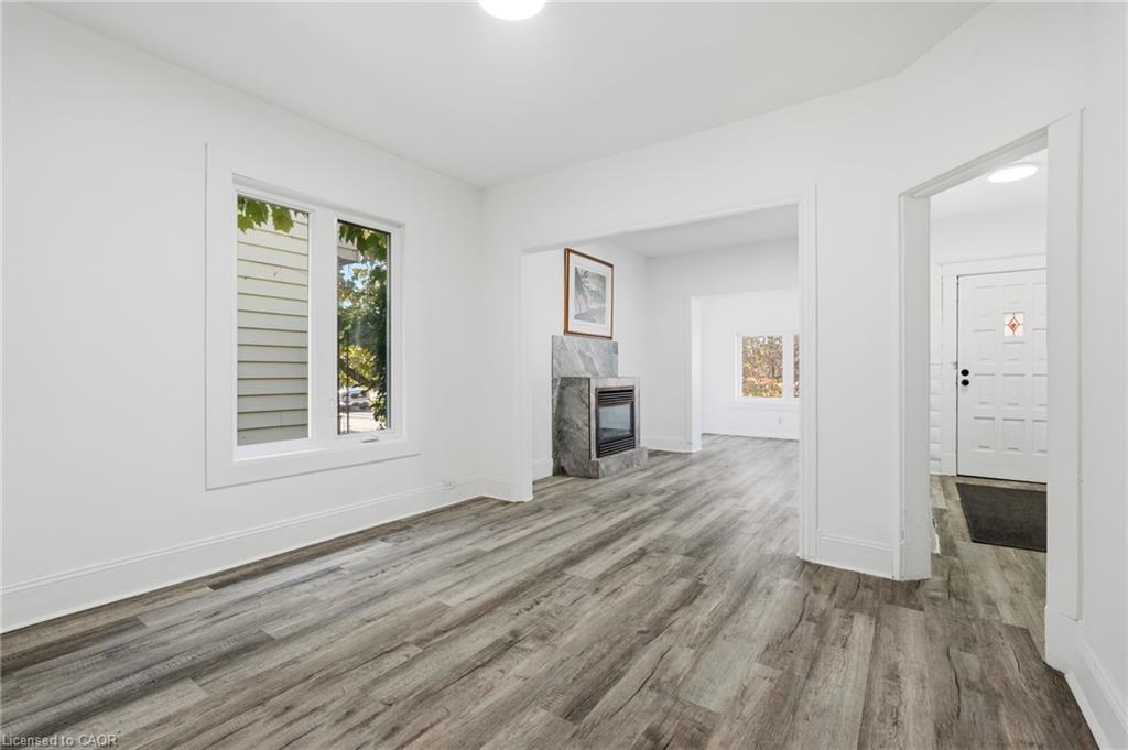 26 Sherman Avenue N Property Photo 9