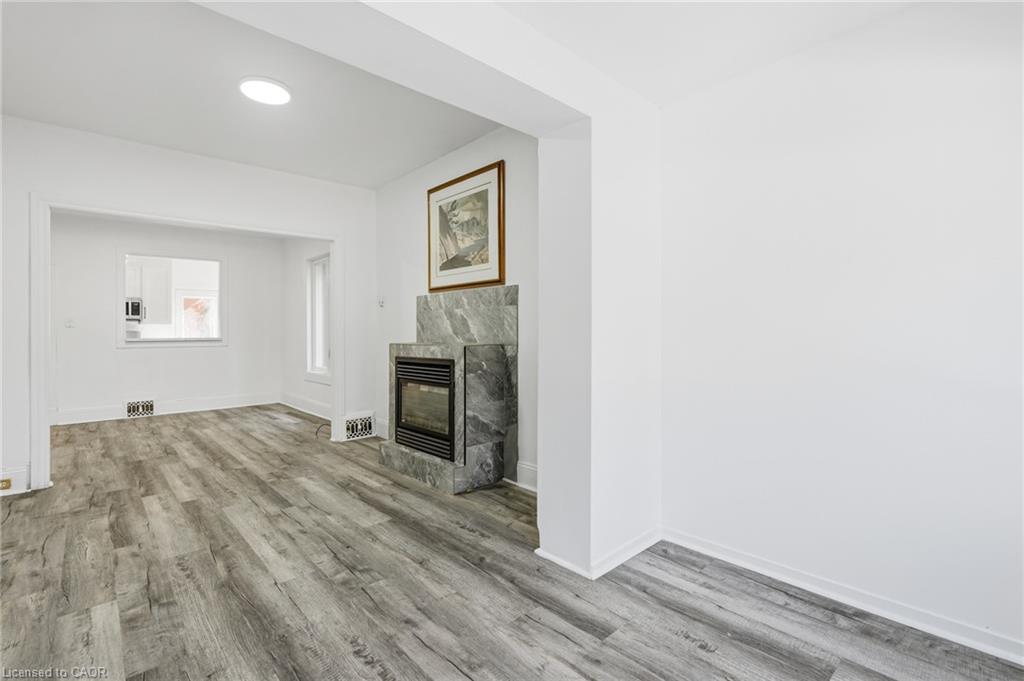 26 Sherman Avenue N Property Photo 11