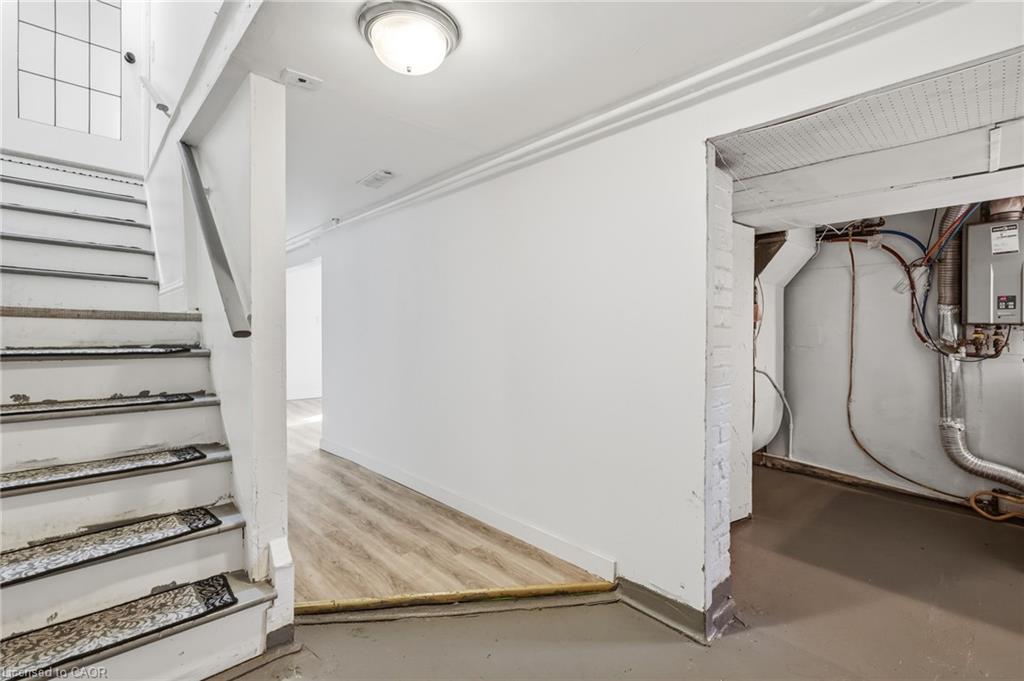 26 Sherman Avenue N Property Photo 13