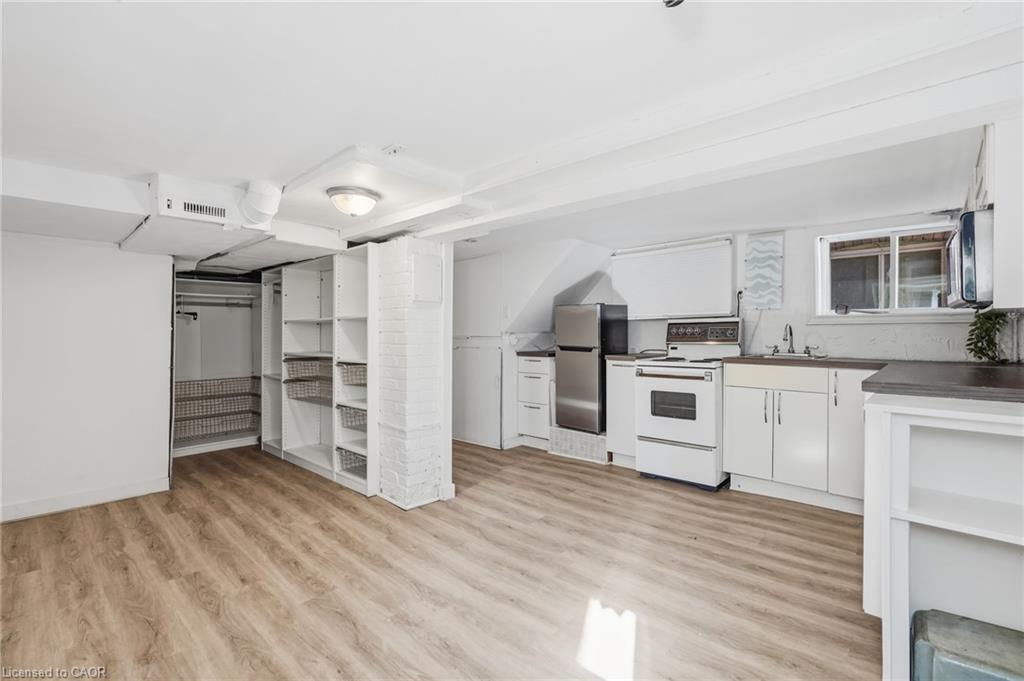 26 Sherman Avenue N Property Photo 14