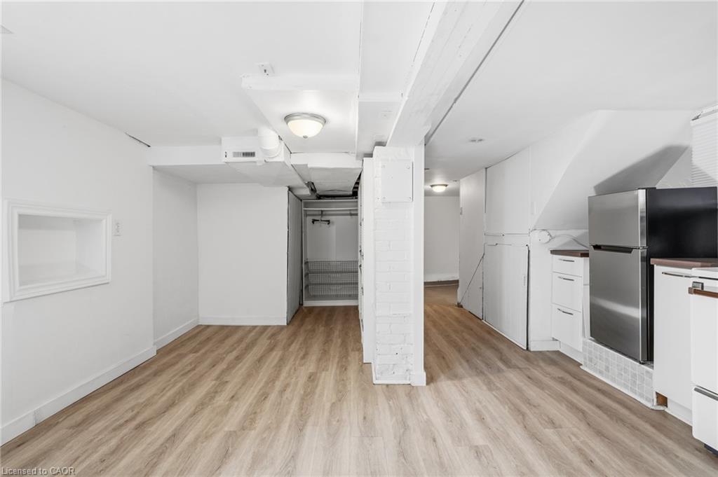 26 Sherman Avenue N Property Photo 16