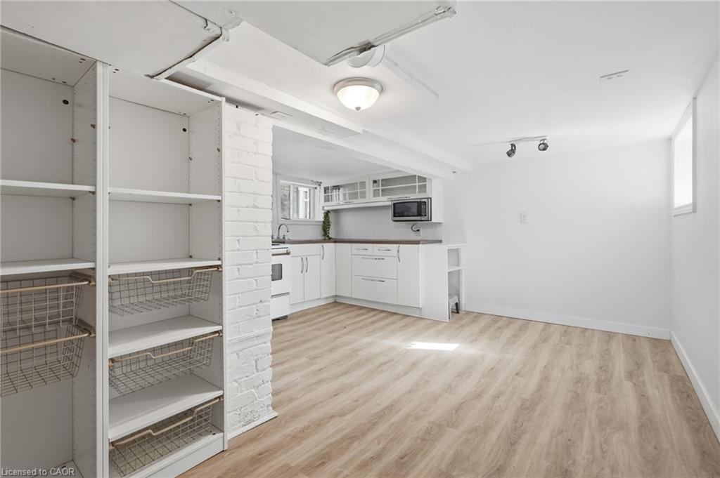 26 Sherman Avenue N Property Photo 17