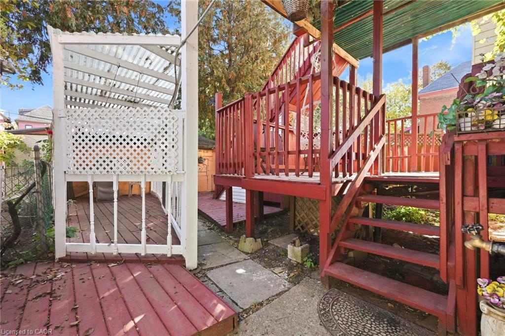 26 Sherman Avenue N Property Photo 20