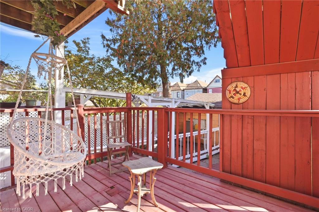 26 Sherman Avenue N Property Photo 21