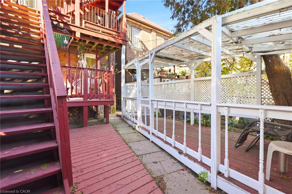 26 Sherman Avenue N Property Photo 22