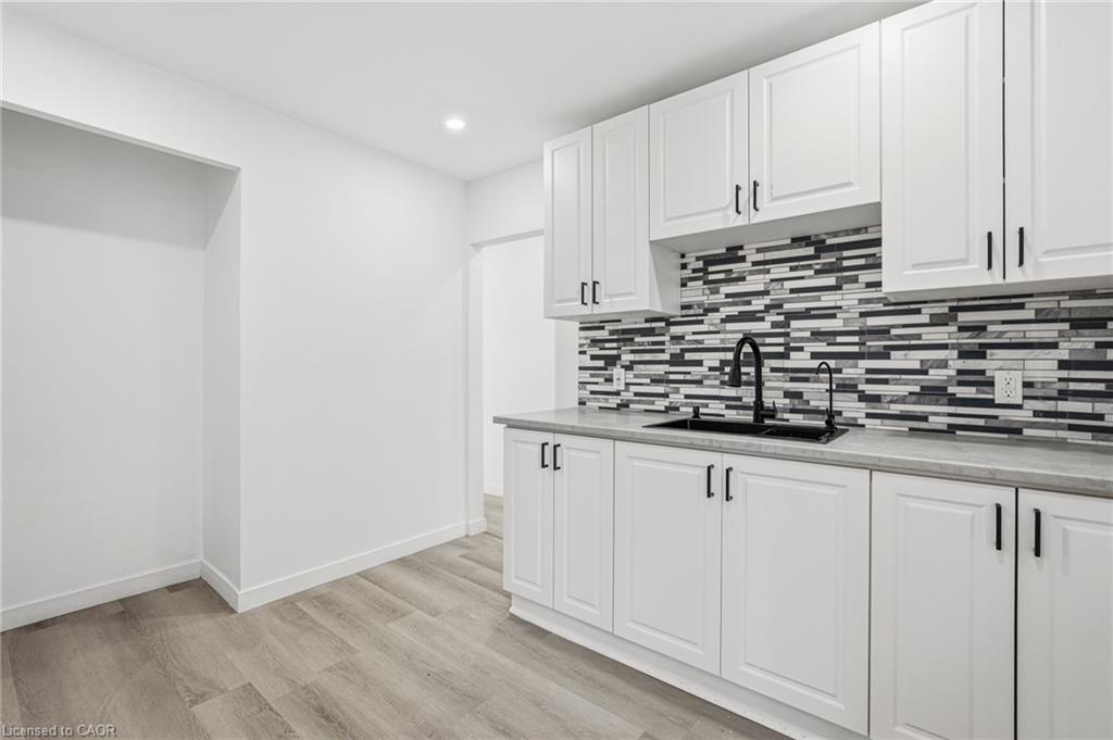 26 Sherman Avenue N Property Photo 24