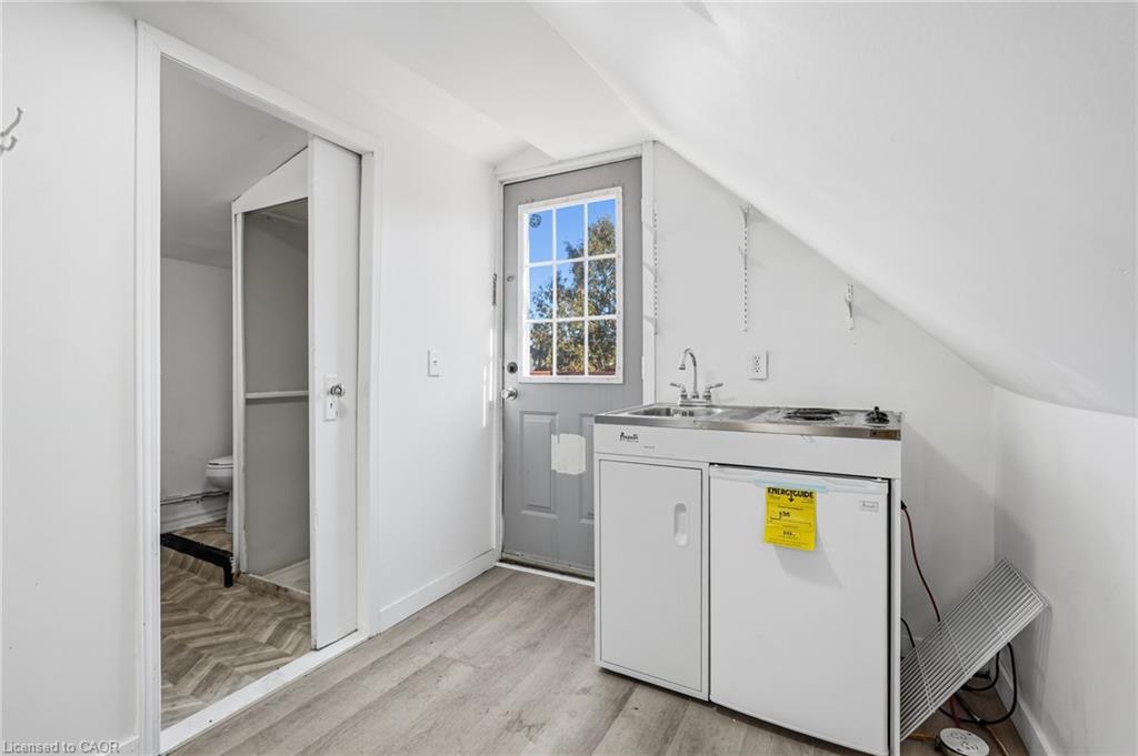 26 Sherman Avenue N Property Photo 34