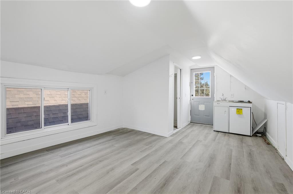 26 Sherman Avenue N Property Photo 35