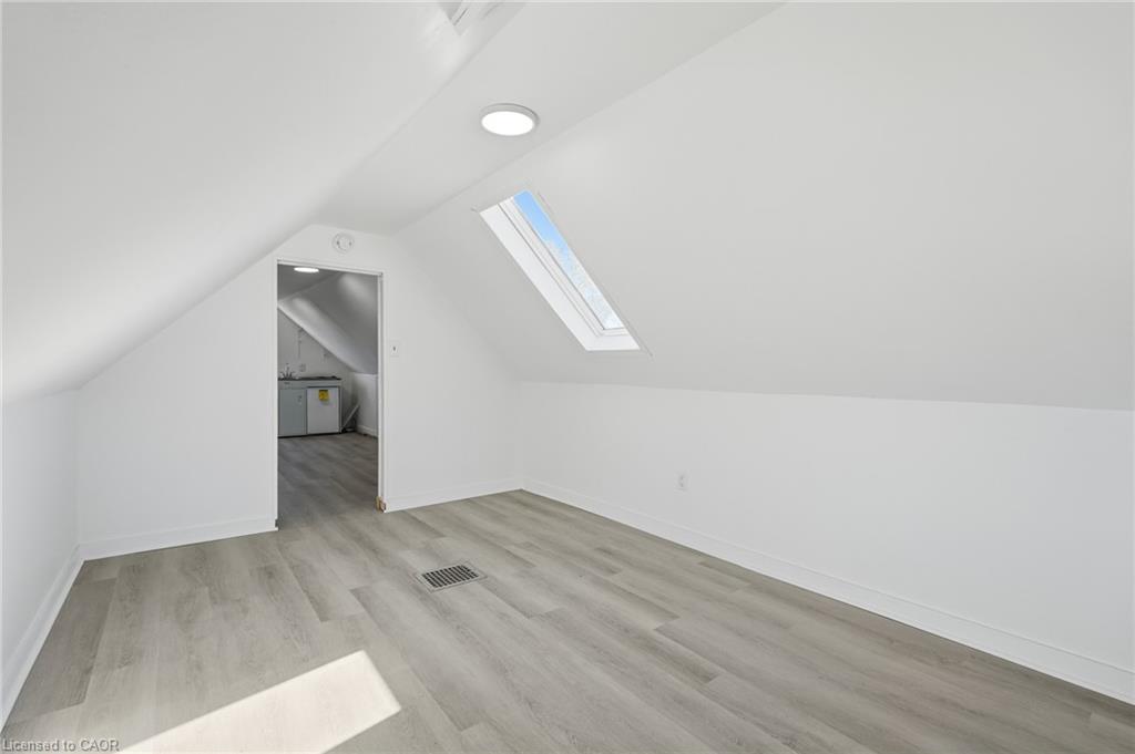 26 Sherman Avenue N Property Photo 38