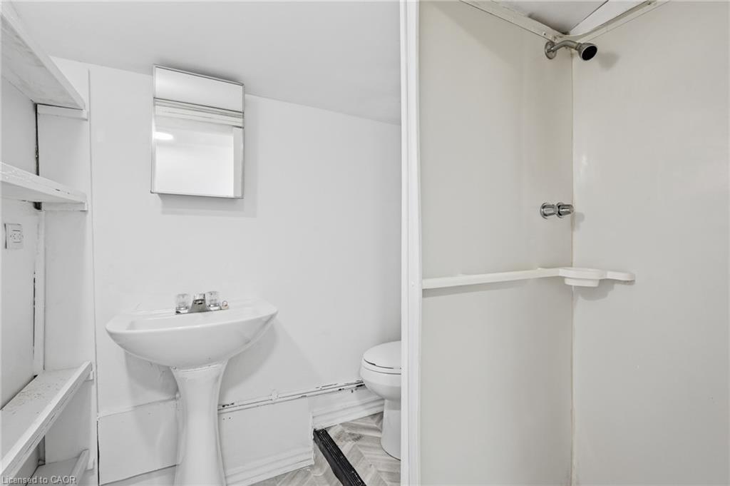 26 Sherman Avenue N Property Photo 39